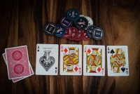 Hogere kansspelbelasting drijft spelers terug naar illegale casino's